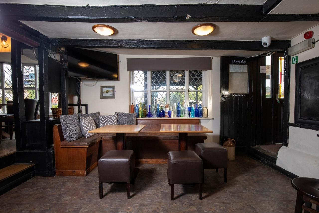 The Cock Inn Hotel Sheering  Buitenkant foto
