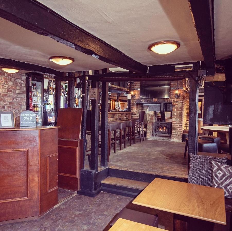 The Cock Inn Hotel Sheering  Buitenkant foto