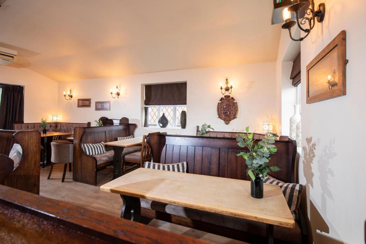 The Cock Inn Hotel Sheering  Buitenkant foto